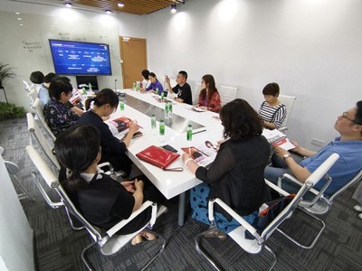 寶山區(qū)人社局領導一行蒞臨上海駿然網絡科技開展走訪調研